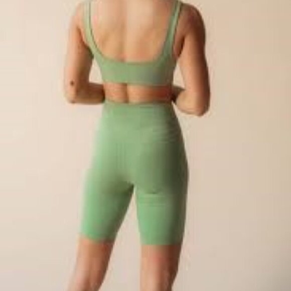 ** NWT** Girlfriend Collective High-Rise Bike Short Mantis L - Picture 3 of 7